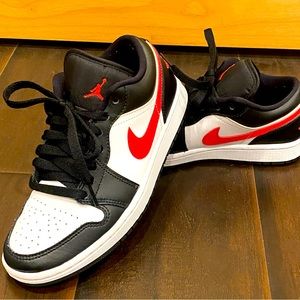 AIR JORDAN 1 LOW White Black SIREN RED Size 6.5